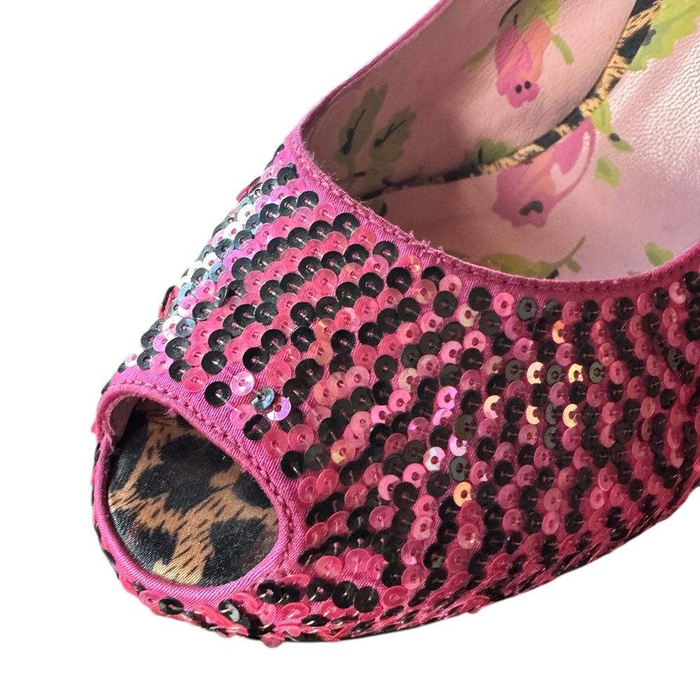 Betsey Johnson Pink Sequin Heels size 8 - Picture 2 of 7